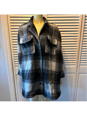 Old Navy Plaid Shacket Women's Jacket Black White Size 2X